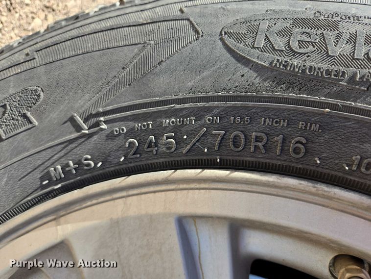 image for item DY1267 2008 Dodge Dakota Crew Cab pickup truck