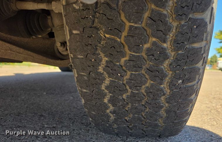 image for item DY1267 2008 Dodge Dakota Crew Cab pickup truck