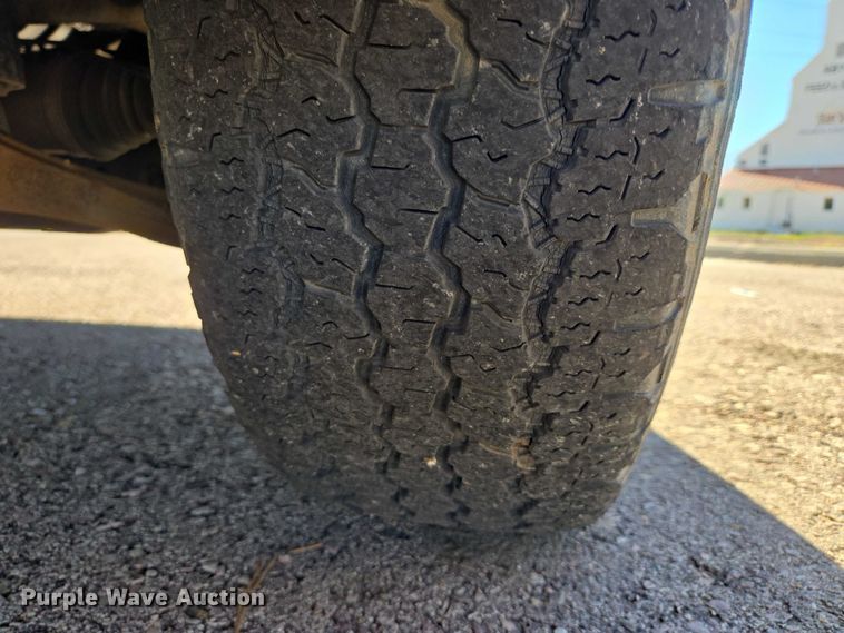 image for item DY1267 2008 Dodge Dakota Crew Cab pickup truck