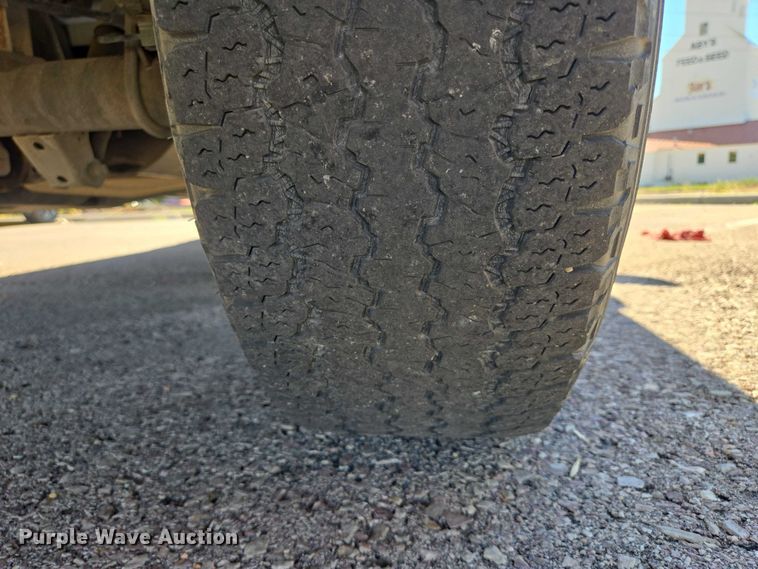 image for item DY1267 2008 Dodge Dakota Crew Cab pickup truck