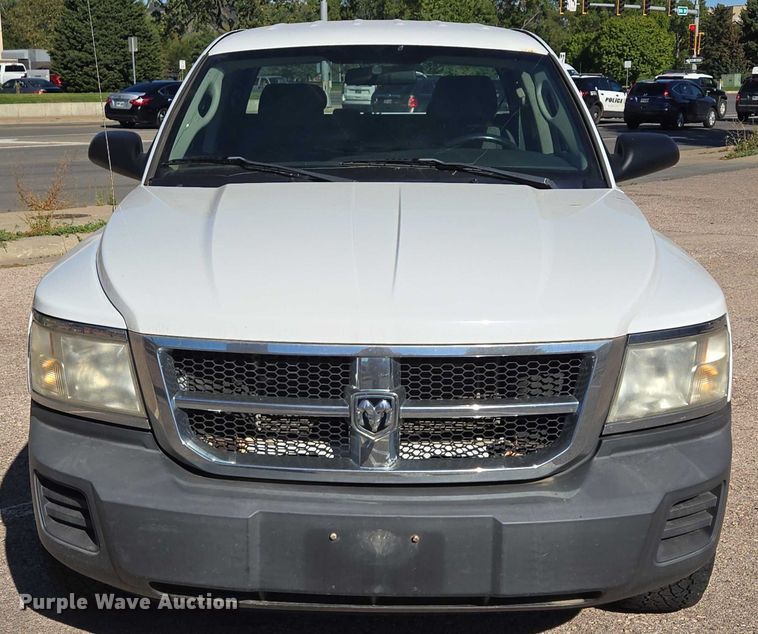 image for item DY1268 2008 Dodge Dakota Crew Cab pickup truck