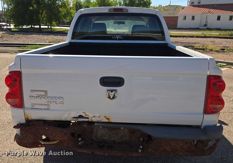 image for item DY1268 2008 Dodge Dakota Crew Cab pickup truck