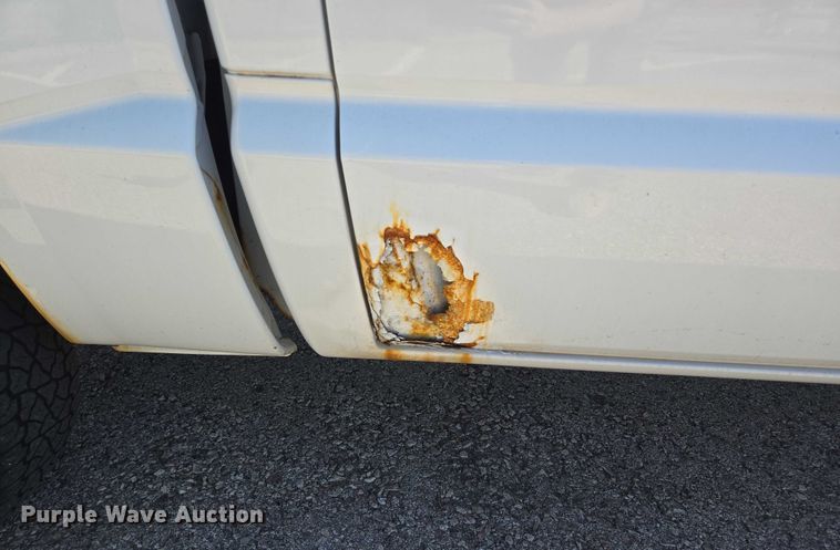 image for item DY1268 2008 Dodge Dakota Crew Cab pickup truck