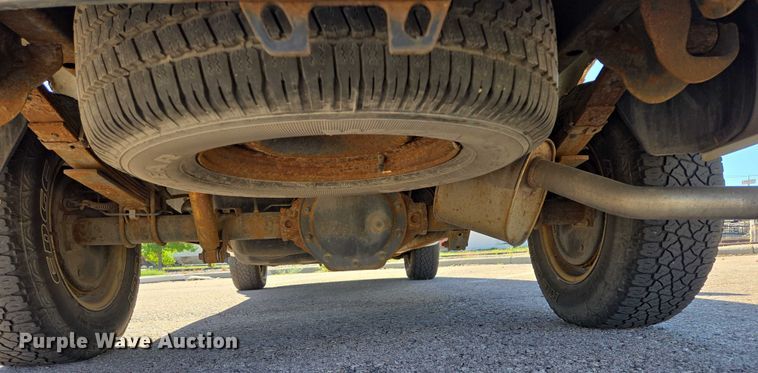 image for item DY1268 2008 Dodge Dakota Crew Cab pickup truck