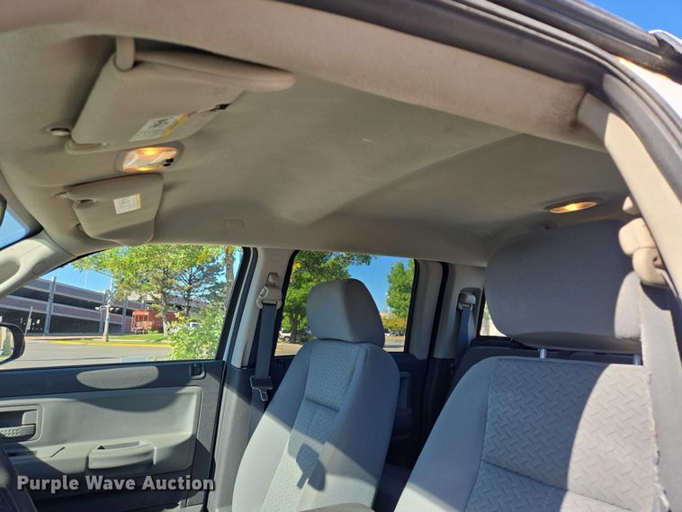 image for item DY1268 2008 Dodge Dakota Crew Cab pickup truck