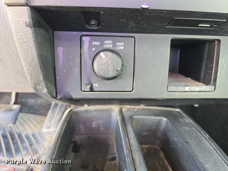 image for item DY1268 2008 Dodge Dakota Crew Cab pickup truck