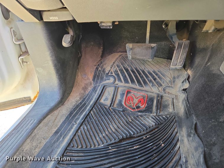 image for item DY1268 2008 Dodge Dakota Crew Cab pickup truck