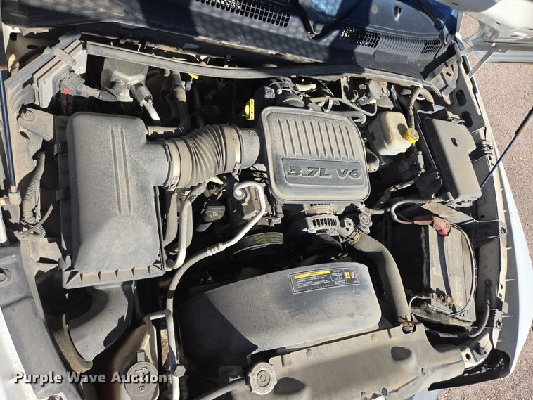 image for item DY1268 2008 Dodge Dakota Crew Cab pickup truck