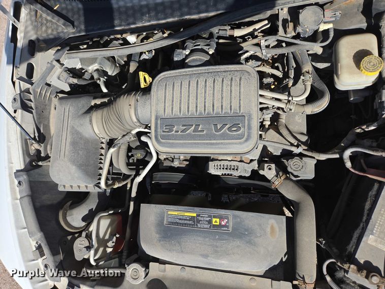 image for item DY1268 2008 Dodge Dakota Crew Cab pickup truck