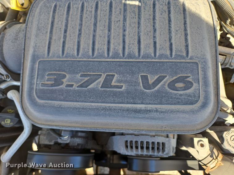 image for item DY1268 2008 Dodge Dakota Crew Cab pickup truck