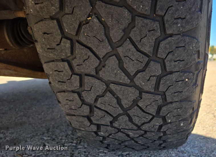 image for item DY1268 2008 Dodge Dakota Crew Cab pickup truck