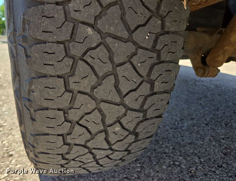 image for item DY1268 2008 Dodge Dakota Crew Cab pickup truck