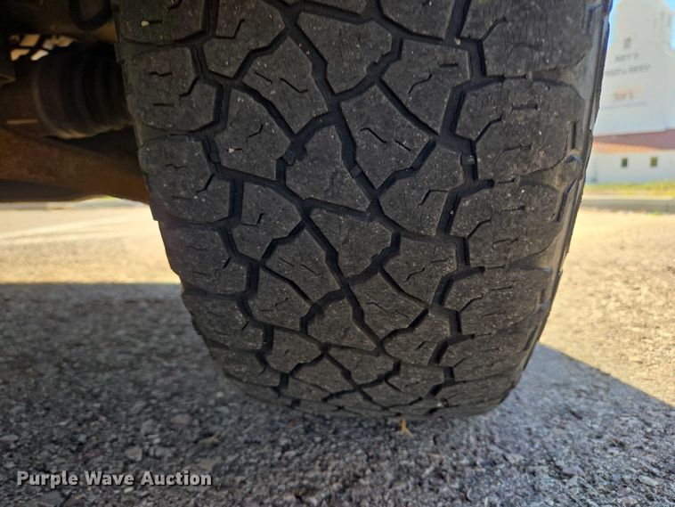 image for item DY1268 2008 Dodge Dakota Crew Cab pickup truck