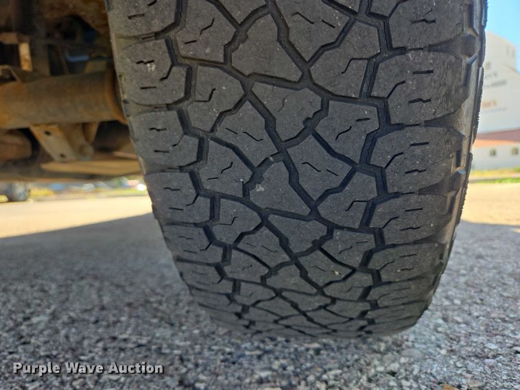 image for item DY1268 2008 Dodge Dakota Crew Cab pickup truck