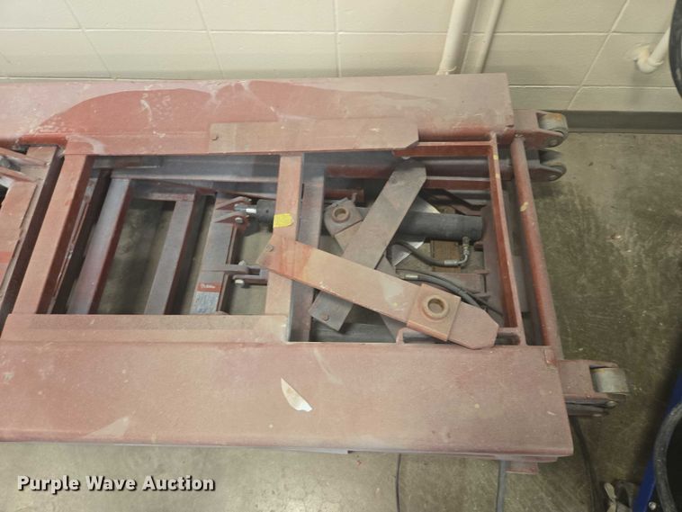 image for item DY1270 MAC Tools LFMR6 automotive lift