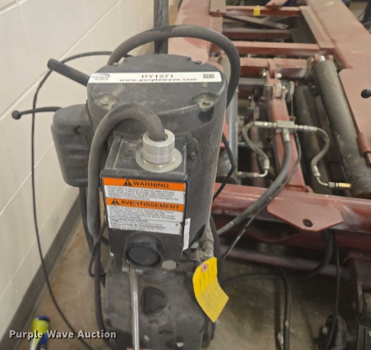 image for item DY1271 MAC Tools LFMR6 automotive lift