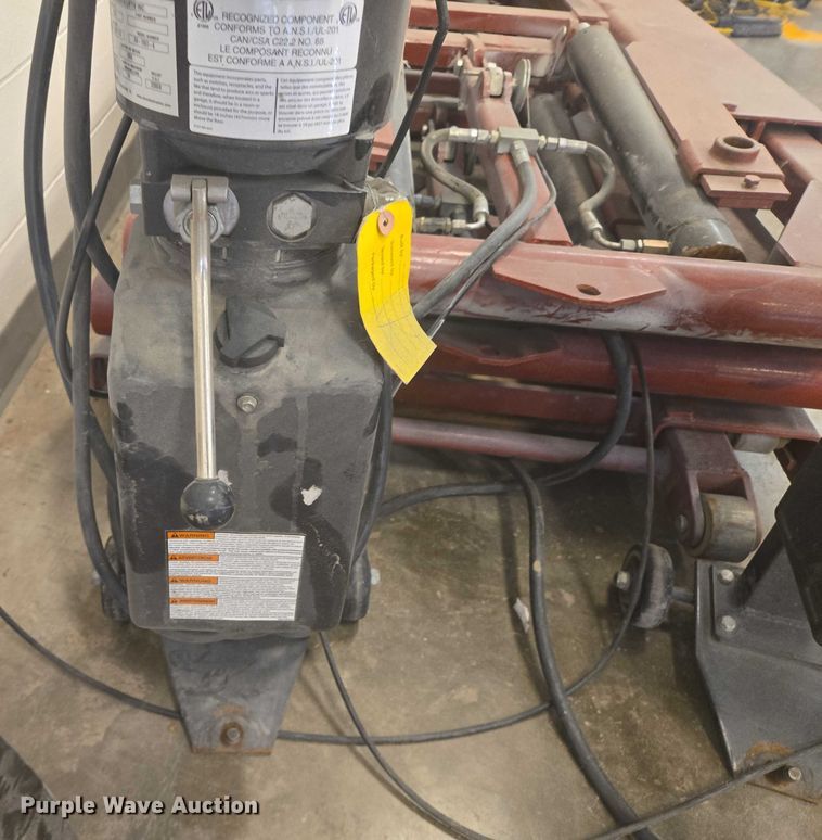 image for item DY1271 MAC Tools LFMR6 automotive lift