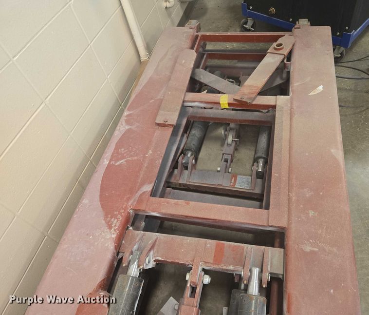 image for item DY1271 MAC Tools LFMR6 automotive lift