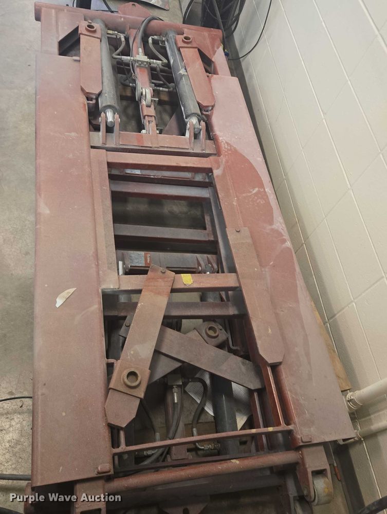 image for item DY1272 MAC Tools LFMR6 automotive lift