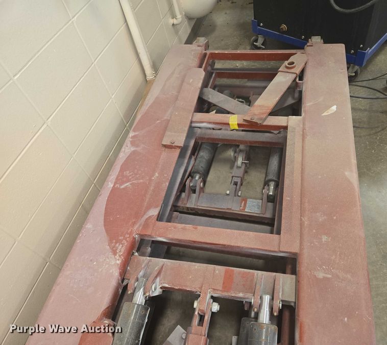 image for item DY1272 MAC Tools LFMR6 automotive lift