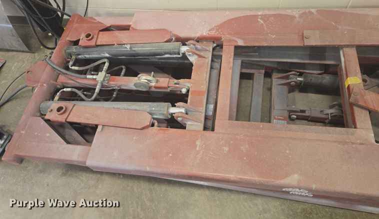 image for item DY1272 MAC Tools LFMR6 automotive lift