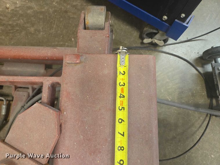 image for item DY1272 MAC Tools LFMR6 automotive lift