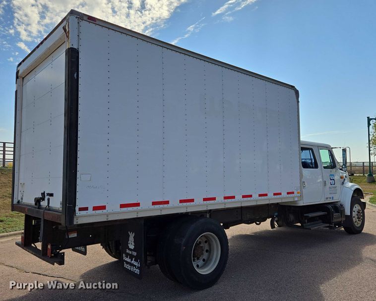image for item DY1279 1997 International 4700 Crew Cab box truck