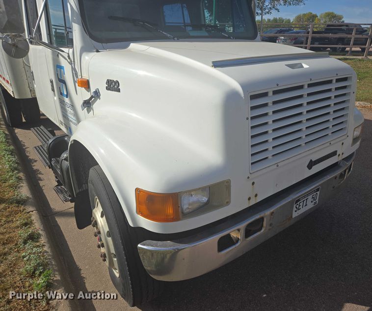 image for item DY1279 1997 International 4700 Crew Cab box truck