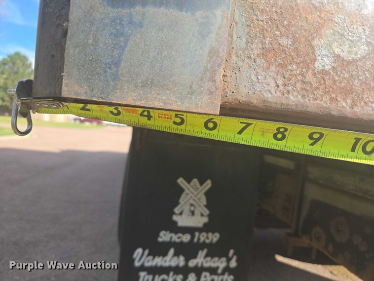 image for item DY1279 1997 International 4700 Crew Cab box truck