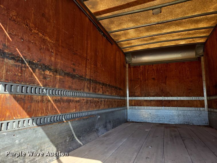 image for item DY1279 1997 International 4700 Crew Cab box truck