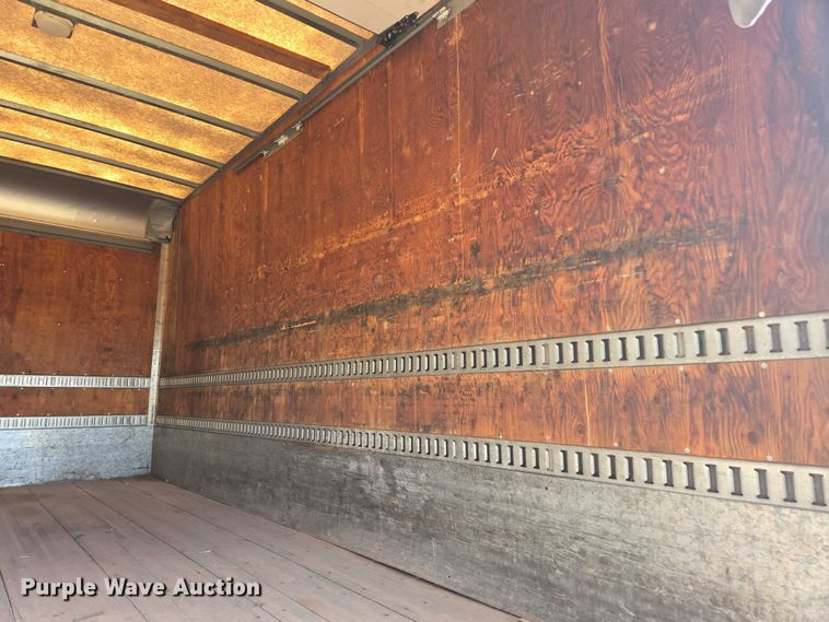 image for item DY1279 1997 International 4700 Crew Cab box truck