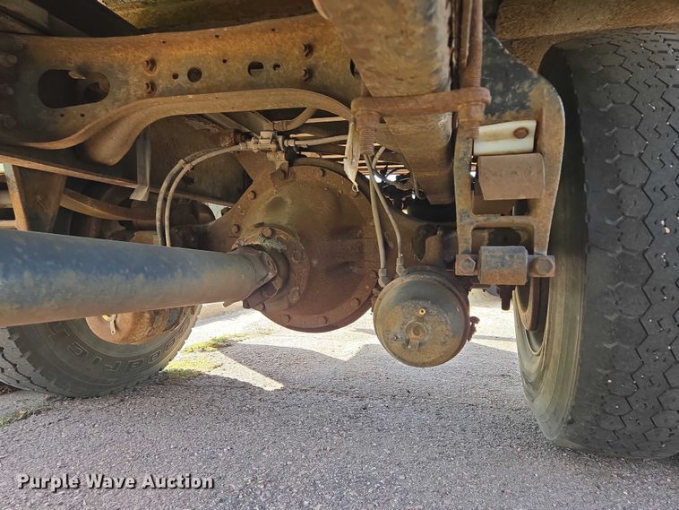 image for item DY1279 1997 International 4700 Crew Cab box truck