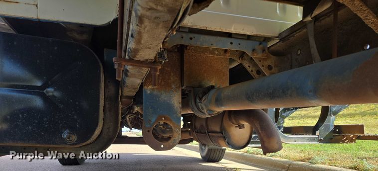 image for item DY1279 1997 International 4700 Crew Cab box truck