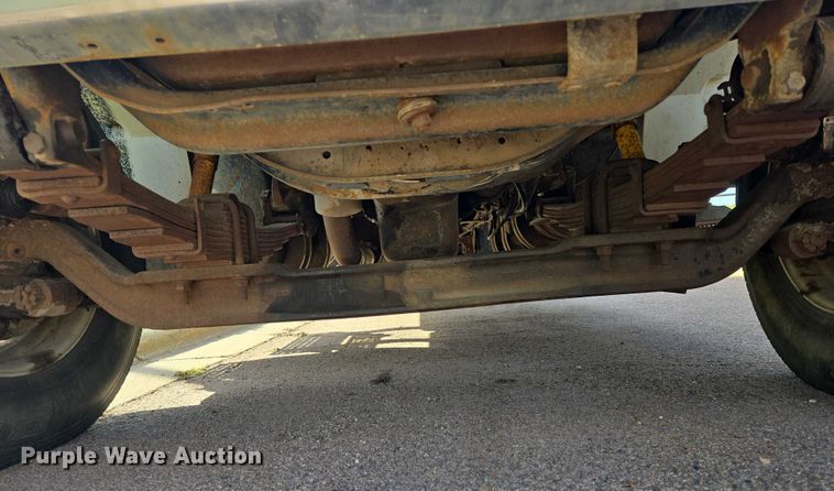 image for item DY1279 1997 International 4700 Crew Cab box truck