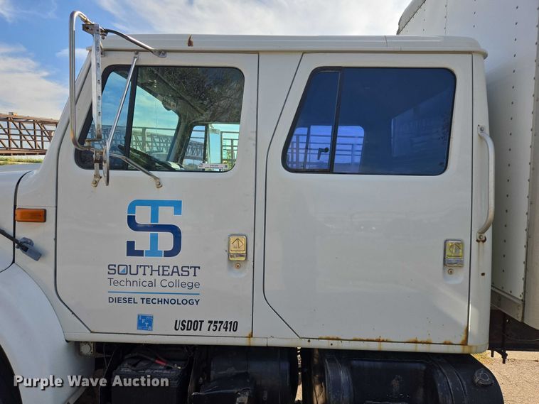 image for item DY1279 1997 International 4700 Crew Cab box truck