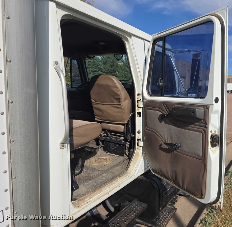 image for item DY1279 1997 International 4700 Crew Cab box truck