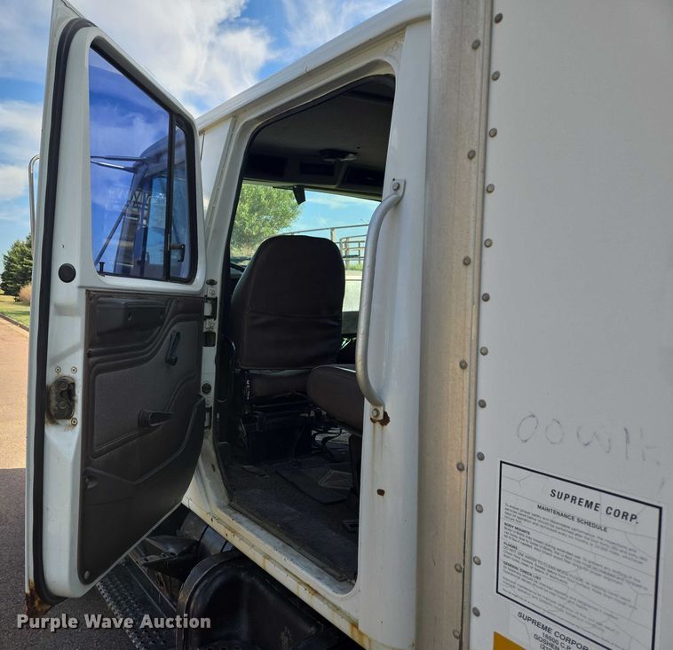 image for item DY1279 1997 International 4700 Crew Cab box truck