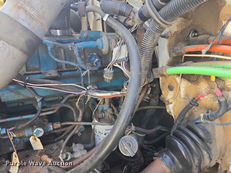 image for item DY1279 1997 International 4700 Crew Cab box truck