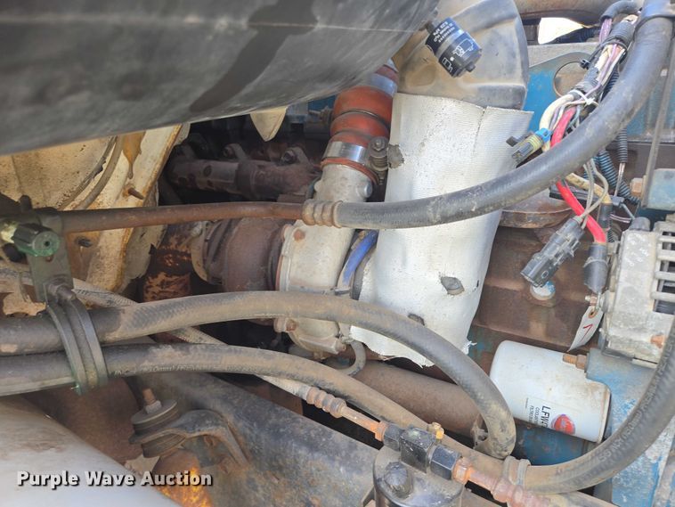 image for item DY1279 1997 International 4700 Crew Cab box truck