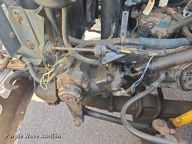 image for item DY1279 1997 International 4700 Crew Cab box truck