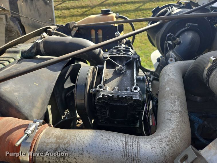 image for item DY1279 1997 International 4700 Crew Cab box truck