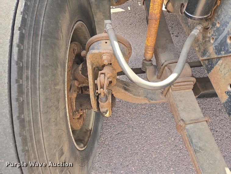 image for item DY1279 1997 International 4700 Crew Cab box truck