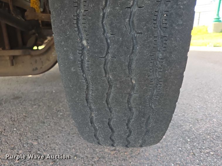 image for item DY1279 1997 International 4700 Crew Cab box truck