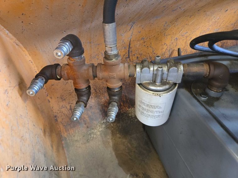 image for item DY1282 (3) Haldex hydraulic tanks