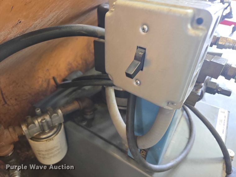 image for item DY1282 (3) Haldex hydraulic tanks