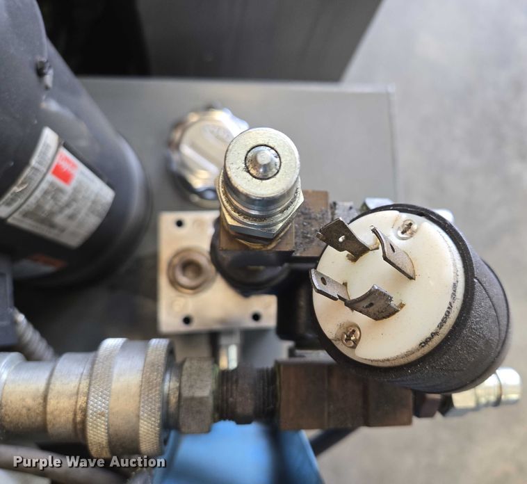 image for item DY1282 (3) Haldex hydraulic tanks