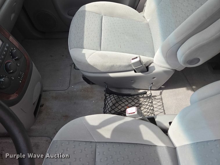 image for item DY1295 2007 Chevrolet Uplander van