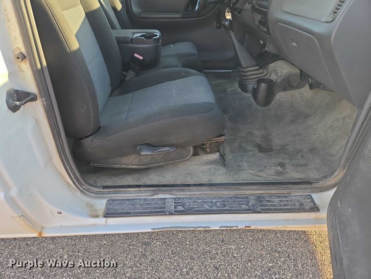 image for item DY1297 2003 Ford Ranger SuperCab pickup truck