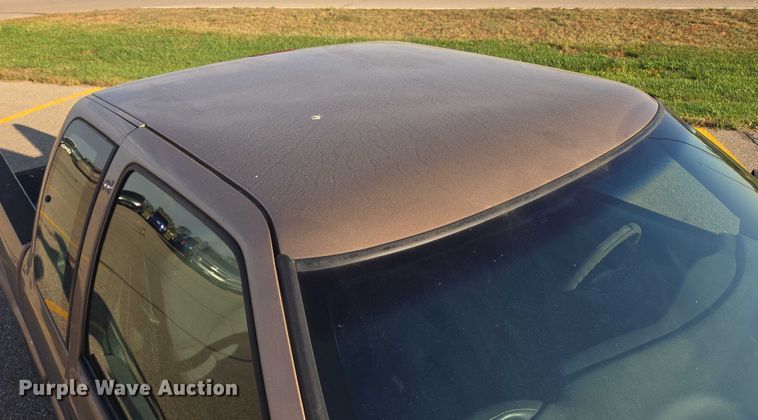 image for item DY1298 2003 Chevrolet S10 Ext. Cab pickup truck