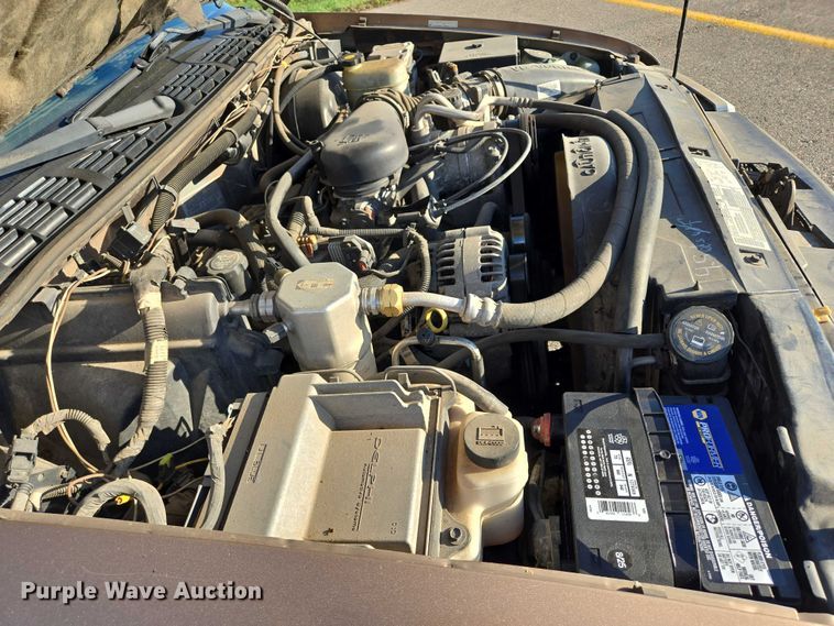 image for item DY1298 2003 Chevrolet S10 Ext. Cab pickup truck